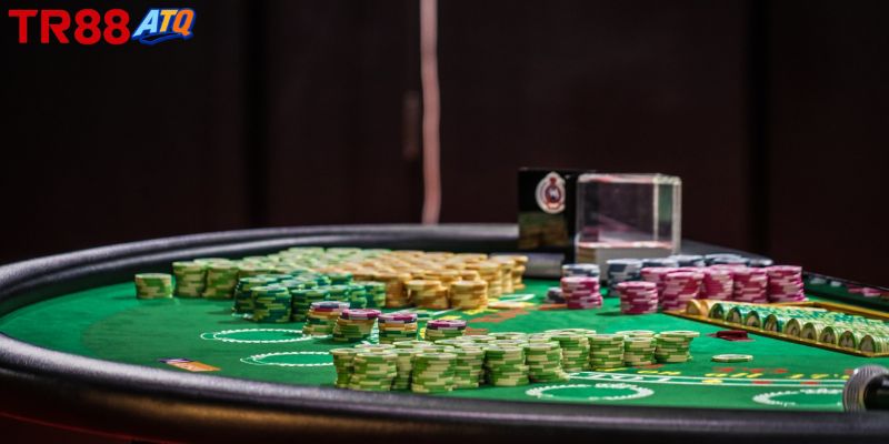 Việc kiểm soát cảm xúc khi thực hiện cách bluff trong poker